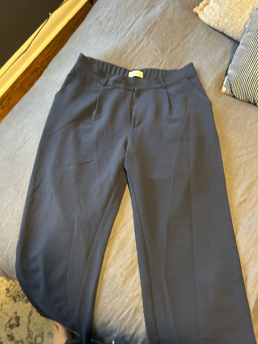 Abercrombie & Fitch Women’s Dark Navy Dress Pants